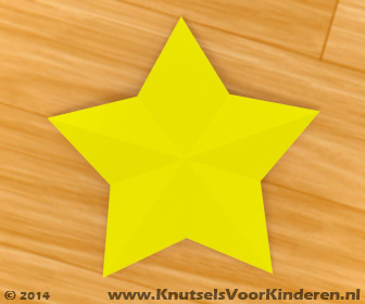 Vijf-puntige ster van A4 papier - Knutsels Voor Kinderen - Leuke Ideeën om Knutselen met Duidelijke Uitleg